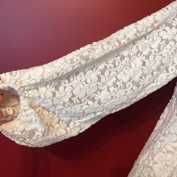 BNWOT Maurices classy off white lined floral top - Picture 2 of 15